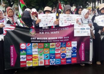 Ribuan Massa Perempuan Gelar Aksi Damai :Tolak Produk Pro Israel..!!