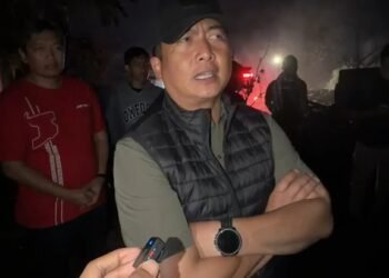 Gubernur Iqbal Turun Langsung Tangani Kebakaran Desa Adat Sade, Pastikan Keselamatan dan Pemulihan Warga