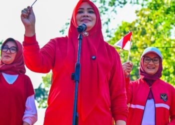 Semarak HUT ke-81 RI, NTB Bagikan Bendera Merah Putih untuk Perkuat Nasionalisme